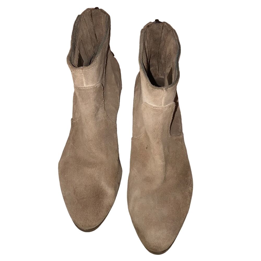 Vince Camuto Cinza Booties Suede Tan Studded Zip Back Size 7